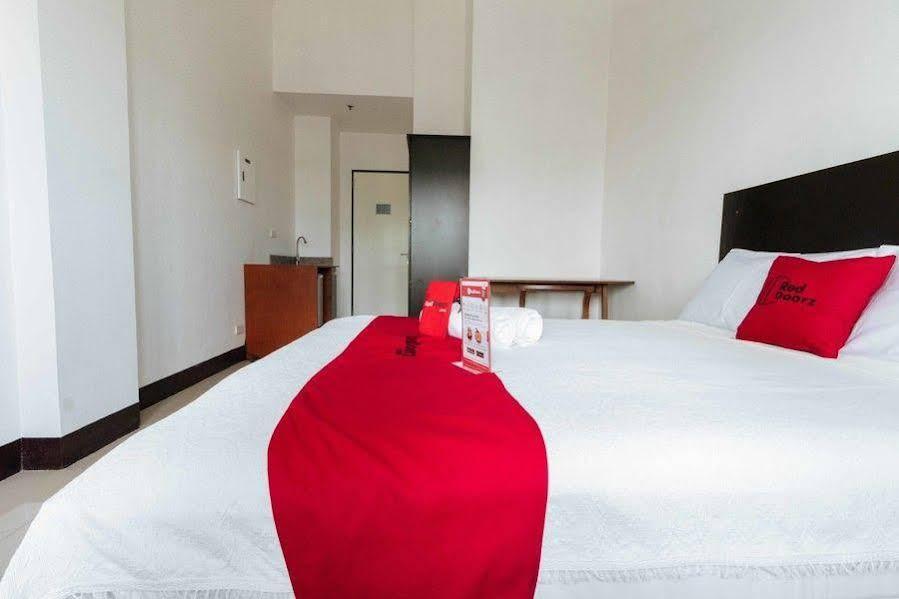 เรดดอร์ซ พลัส แอท บานาเว เกซอนซิตี้ Hotel ภายนอก รูปภาพ
