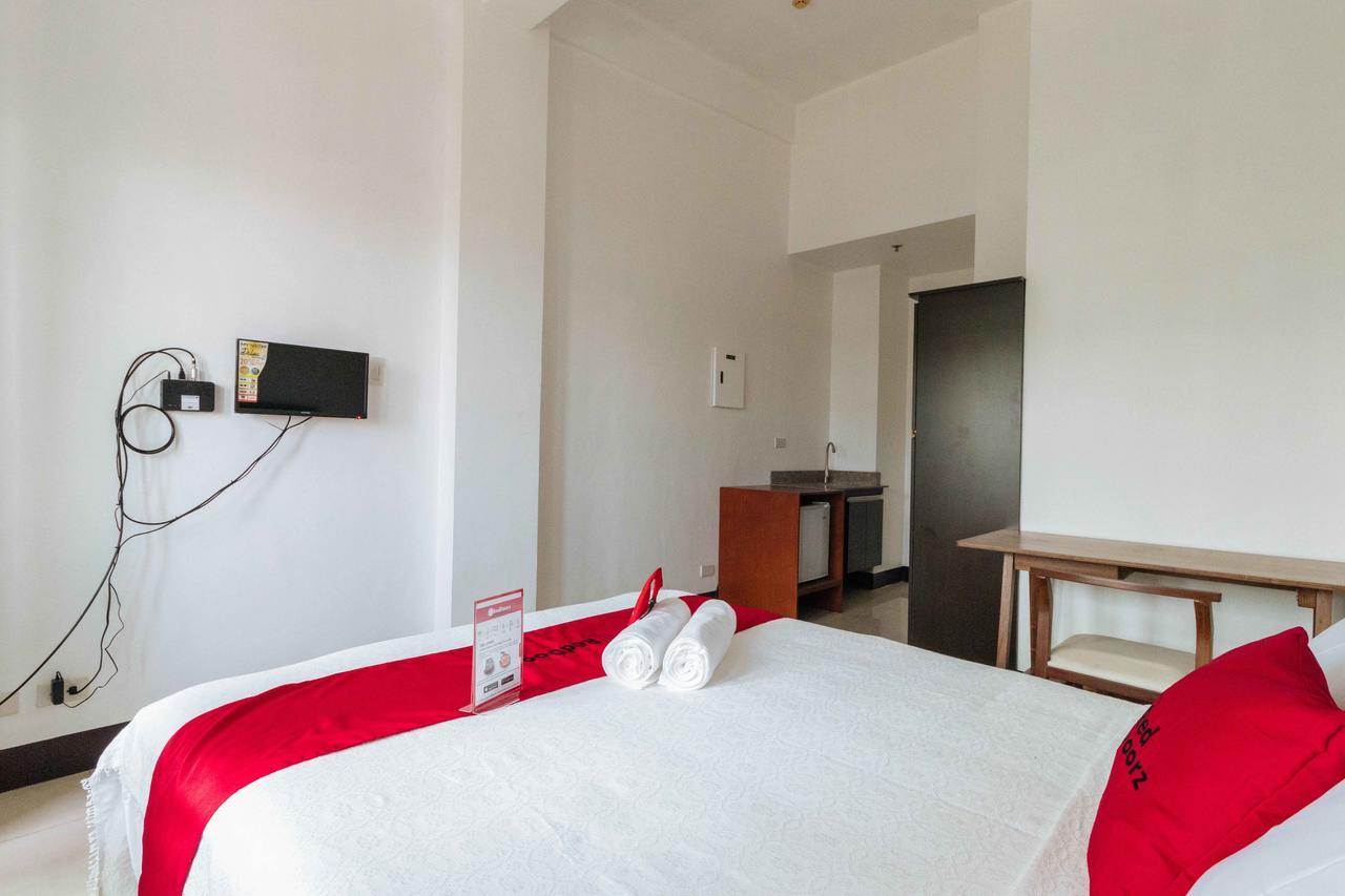 เรดดอร์ซ พลัส แอท บานาเว เกซอนซิตี้ Hotel ภายนอก รูปภาพ