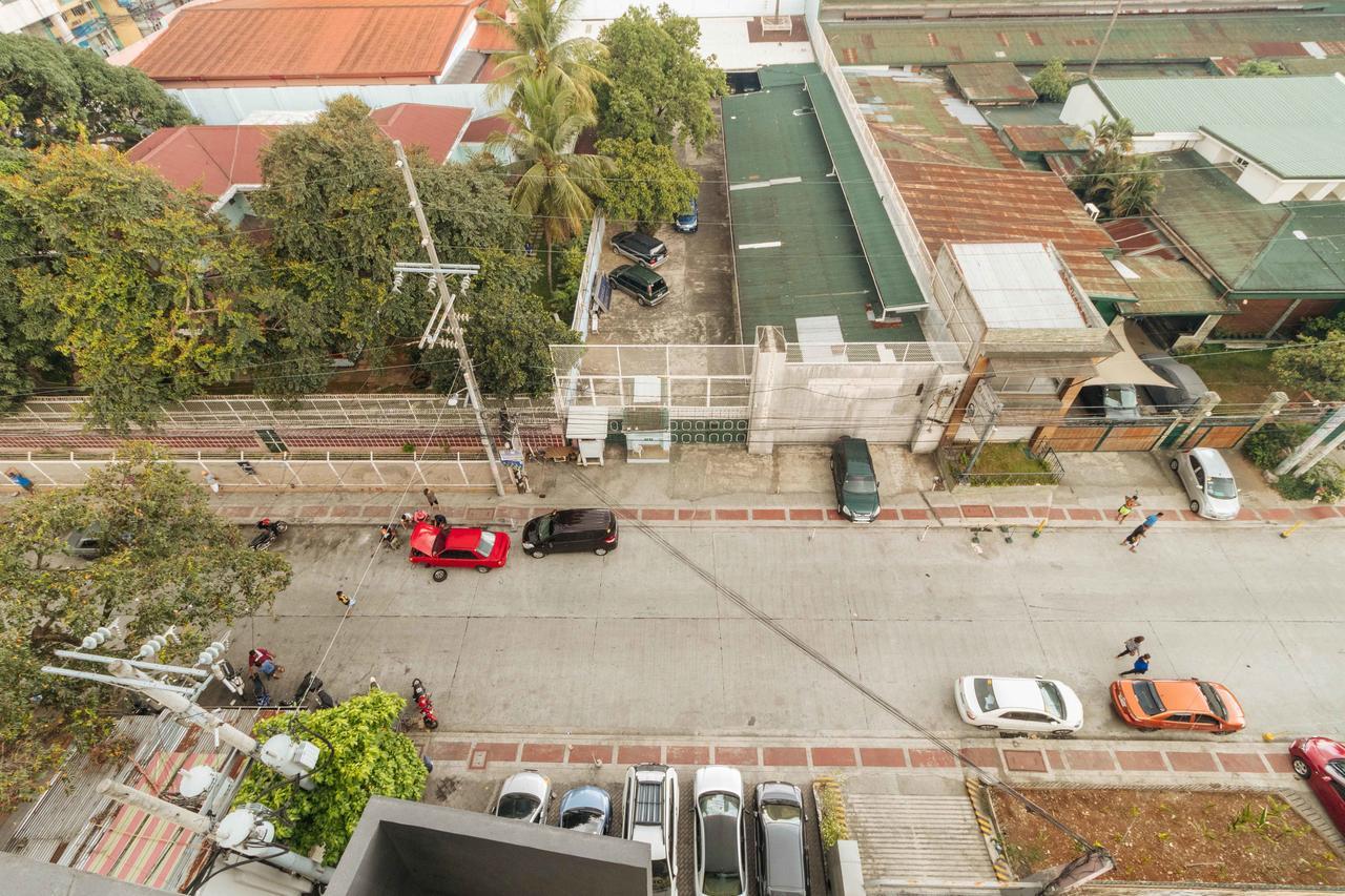 เรดดอร์ซ พลัส แอท บานาเว เกซอนซิตี้ Hotel ภายนอก รูปภาพ