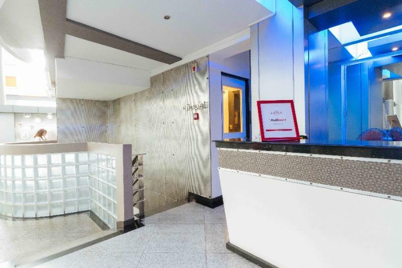 เรดดอร์ซ พลัส แอท บานาเว เกซอนซิตี้ Hotel ภายนอก รูปภาพ